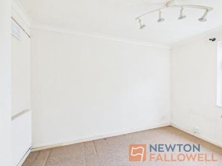 2 bedroom Flat to let in Ludlow Close, Willenhall, WV12