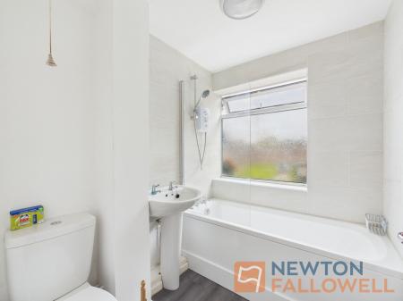 2 bedroom Flat to let in Ludlow Close, Willenhall, WV12