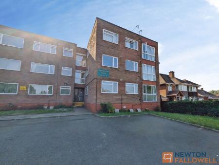 2 bedroom Flat to let in Lichfield Road, Shelfield, WS4