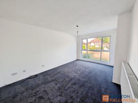2 bedroom Flat to let in Lichfield Road, Shelfield, WS4