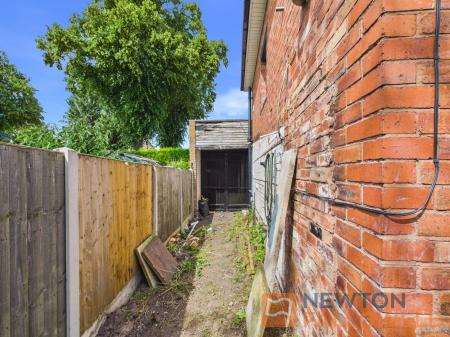 3 bedroom End of terrace house for sale in Webster Road, Walsall, WS2