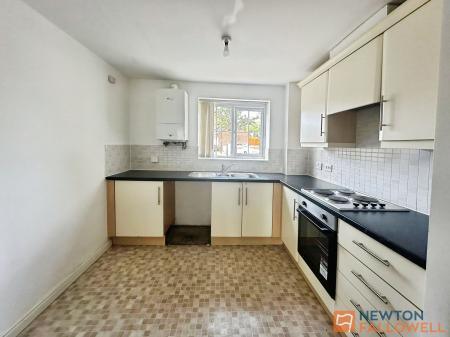 2 bedroom Flat to let in Walker Road, Walsall, WS3