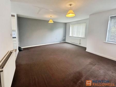 2 bedroom Flat to let in Walker Road, Walsall, WS3