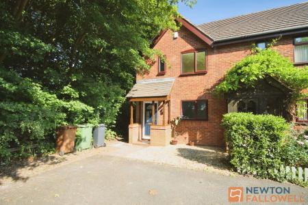 2 bedroom Semi-detached house to let in Saunton Road, Walsall, WS3