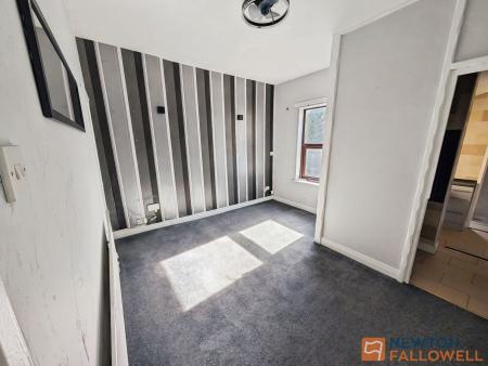 1 bedroom Flat to let in Field Road, Walsall, WS3