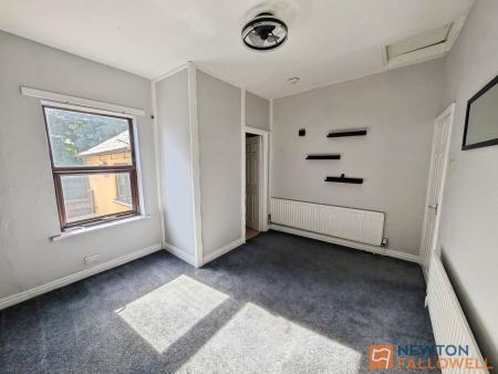 1 bedroom Flat to let in Field Road, Walsall, WS3