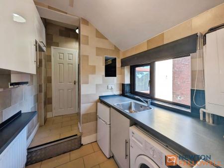 1 bedroom Flat to let in Field Road, Walsall, WS3