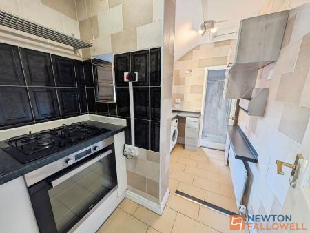 1 bedroom Flat to let in Field Road, Walsall, WS3