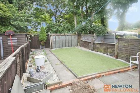 1 bedroom Flat to let in Field Road, Walsall, WS3