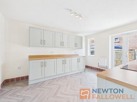3 bedroom Semi-detached house for sale in Chestnut Road, Walsall, WS3