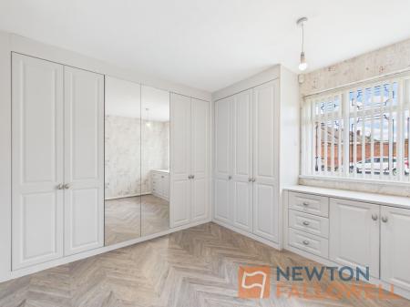 1 bedroom Flat for sale in Shackleton Road, Walsall, WS3