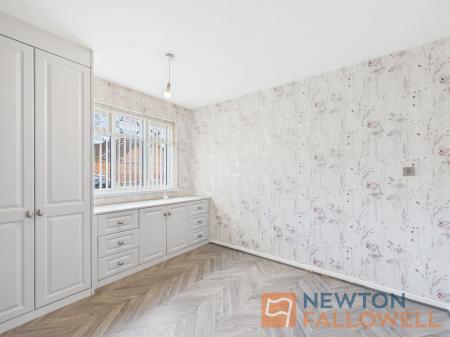 1 bedroom Flat for sale in Shackleton Road, Walsall, WS3