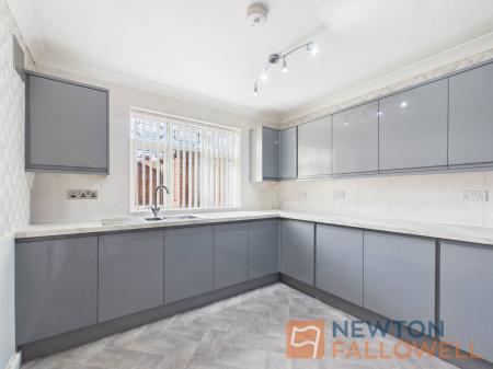 1 bedroom Flat for sale in Shackleton Road, Walsall, WS3