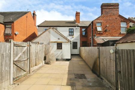 2 bedroom Terraced House to let in Broad Street, Cannock, WS11