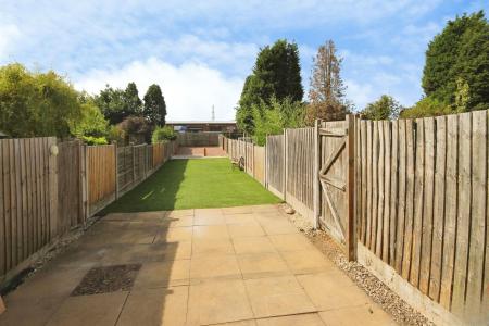 2 bedroom Terraced House to let in Broad Street, Cannock, WS11