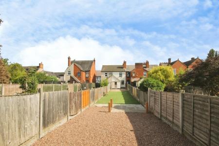 2 bedroom Terraced House to let in Broad Street, Cannock, WS11