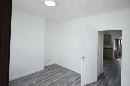 2 bedroom Terraced House to let in Broad Street, Cannock, WS11