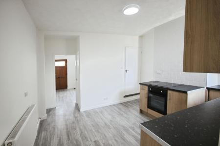 2 bedroom Terraced House to let in Broad Street, Cannock, WS11