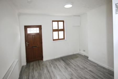 2 bedroom Terraced House to let in Broad Street, Cannock, WS11