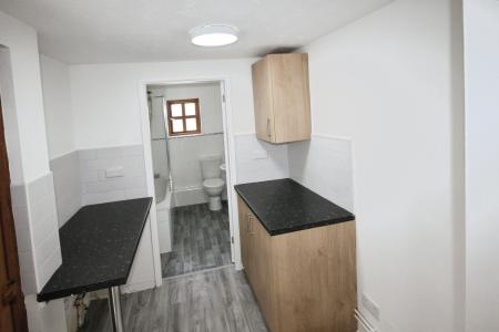 2 bedroom Terraced House to let in Broad Street, Cannock, WS11