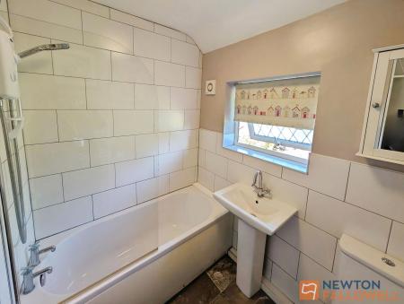 2 bedroom Terraced House to let in Griffiths Drive, Wolverhampton, WV11
