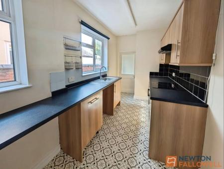 2 bedroom Terraced House to let in Bloxwich Road, Walsall, WS2