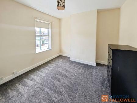 2 bedroom Terraced House to let in Bloxwich Road, Walsall, WS2