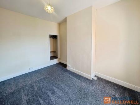 2 bedroom Terraced House to let in Bloxwich Road, Walsall, WS2