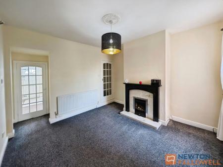 2 bedroom Terraced House to let in Bloxwich Road, Walsall, WS2