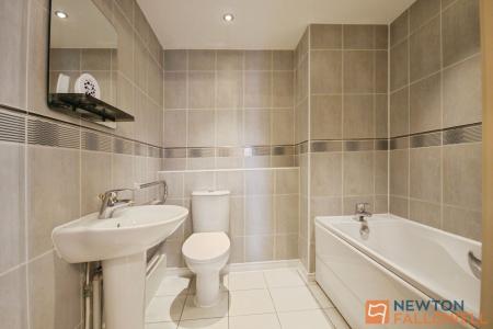 2 bedroom Flat to let in Albion Street, Wolverhampton, WV1