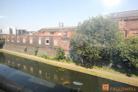 2 bedroom Flat to let in Albion Street, Wolverhampton, WV1