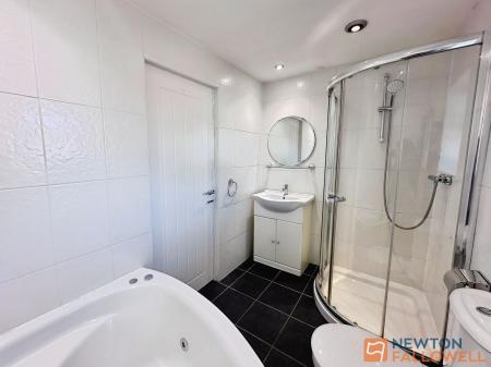 3 bedroom Semi-detached house to let in Meadow Lane, Willenhall, WV12