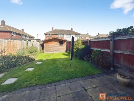 3 bedroom Semi-detached house to let in Meadow Lane, Willenhall, WV12