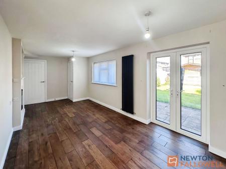 3 bedroom Semi-detached house to let in Meadow Lane, Willenhall, WV12