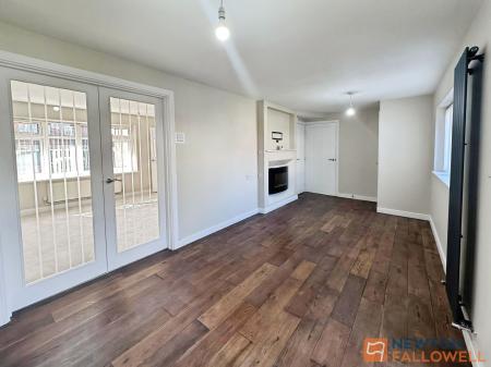 3 bedroom Semi-detached house to let in Meadow Lane, Willenhall, WV12