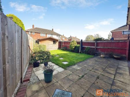 3 bedroom Semi-detached house to let in Meadow Lane, Willenhall, WV12