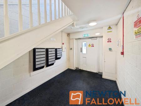 2 bedroom Flat to let in High Street, Bloxwich, WS3