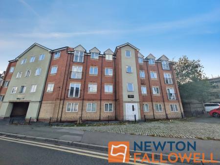 2 bedroom Flat to let in High Street, Bloxwich, WS3
