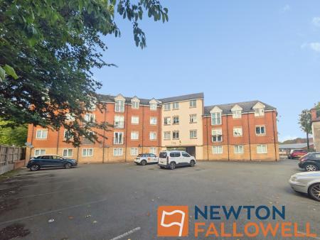 2 bedroom Flat to let in High Street, Bloxwich, WS3