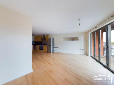 2 bedroom Flat to let in Albion Street, Wolverhampton, WV1