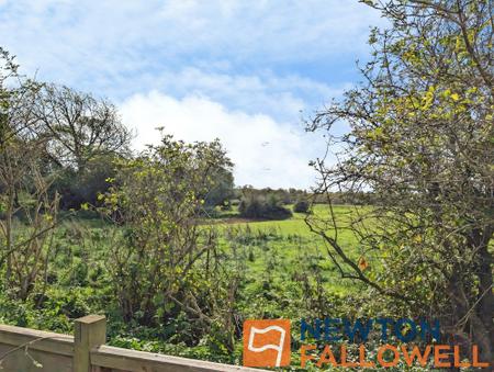2 bedroom Semi-detached house to let in Orchard Close, Rushall, WS4