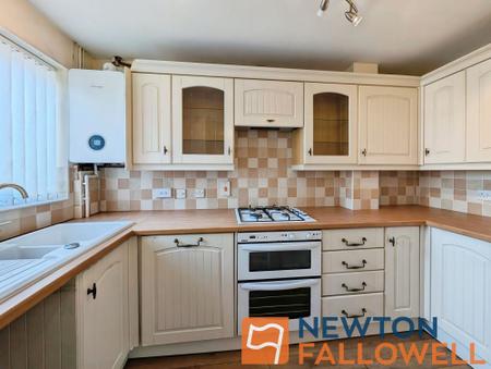 2 bedroom Semi-detached house to let in Orchard Close, Rushall, WS4