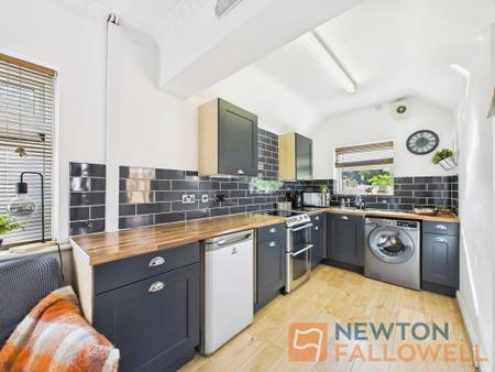 2 bedroom Semi-detached house for sale in King Charles Avenue, Walsall, WS2