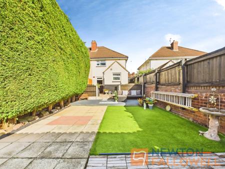 2 bedroom Semi-detached house for sale in King Charles Avenue, Walsall, WS2