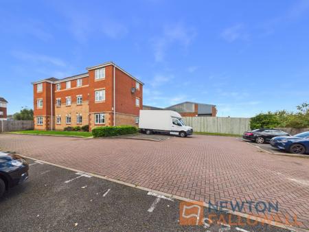 2 bedroom Flat for sale in Thornbury Road, Walsall, WS2