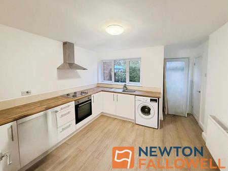 3 bedroom Semi-detached house to let in Pelsall Lane, Rushall, WS4
