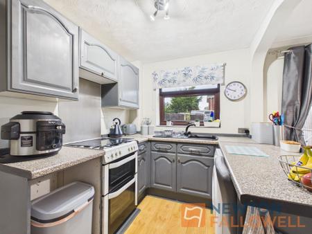 2 bedroom Semi-detached house for sale in Grazewood Close, Willenhall, WV12