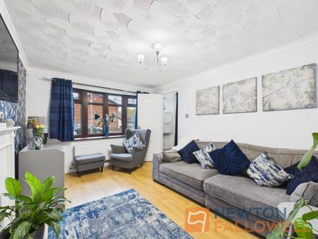 2 bedroom Semi-detached house for sale in Grazewood Close, Willenhall, WV12