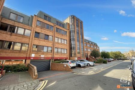 2 bedroom Flat for sale in New Priestgate House, Priestgate, Peterborough, PE1