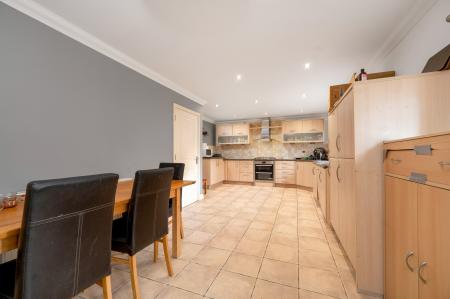 7 bedroom Detached house for sale in Arbroath Gardens, Orton Northgate, Peterborough, PE2